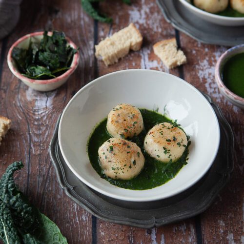 GNOCCHI DI PATATE RIPIENI DI SALSICCIA SU CREMA DI CAVOLO NERO