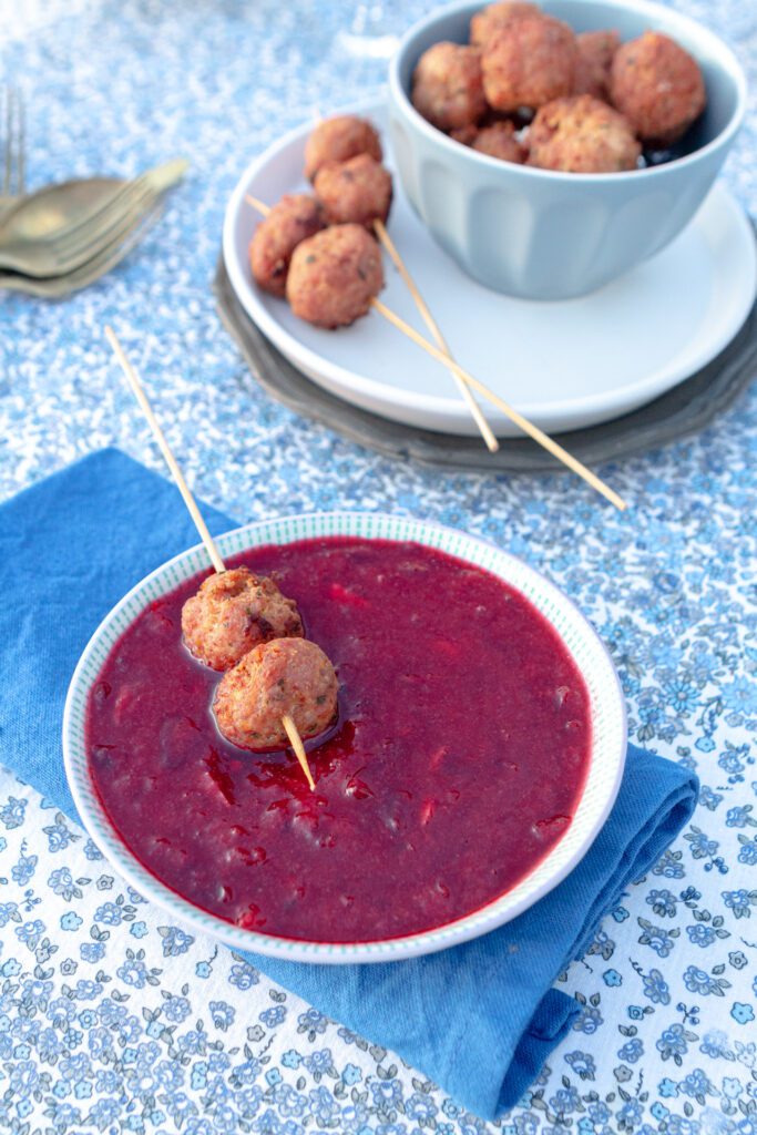 SALSA DI SUSINE AGRODOLCE CON POLPETTE